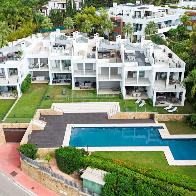 Contemporary three bedroom townhouse with lift and rooftop terrace in Vistas Marinas, Sierra Blanca