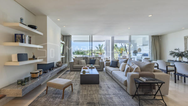 Duplex Penthouse with Sea Views in Marina Puente Romano, Marbella Golden Mile