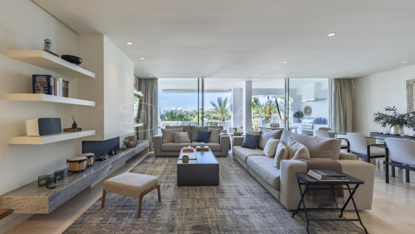 Duplex Penthouse with Sea Views in Marina Puente Romano, Marbella Golden Mile