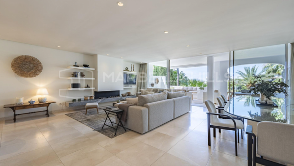Duplex Penthouse with Sea Views in Marina Puente Romano, Marbella Golden Mile