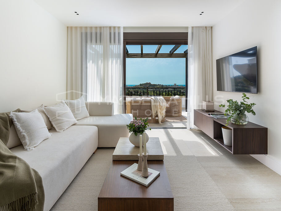 Renoviertes Penthouse zum Verkauf in La Quinta mit Panoramablick auf Meer und Berge