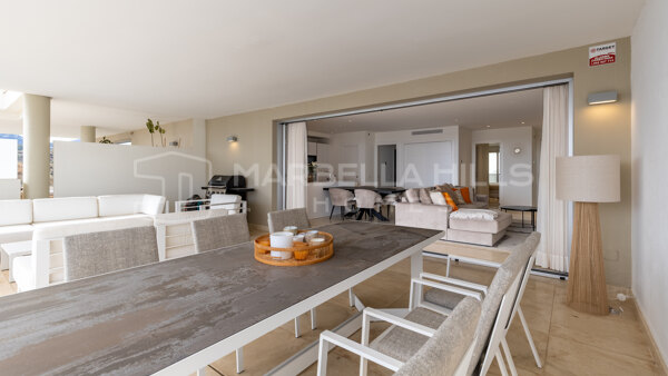 Stylish 2-Bedroom Apartment with Private Pool in Nueva Andalucía