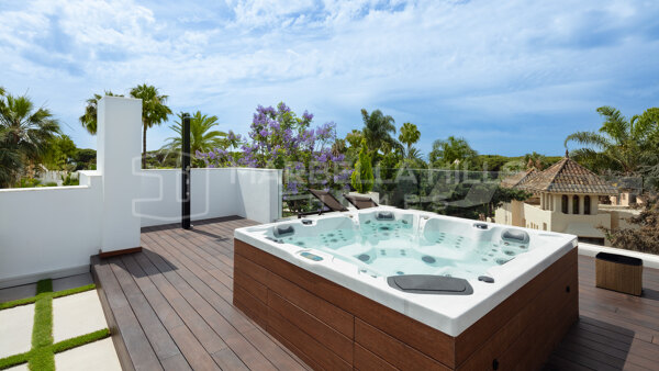Villa Cypress – Villa contemporaine à vendre à Casablanca Beach, Golden Mile de Marbella