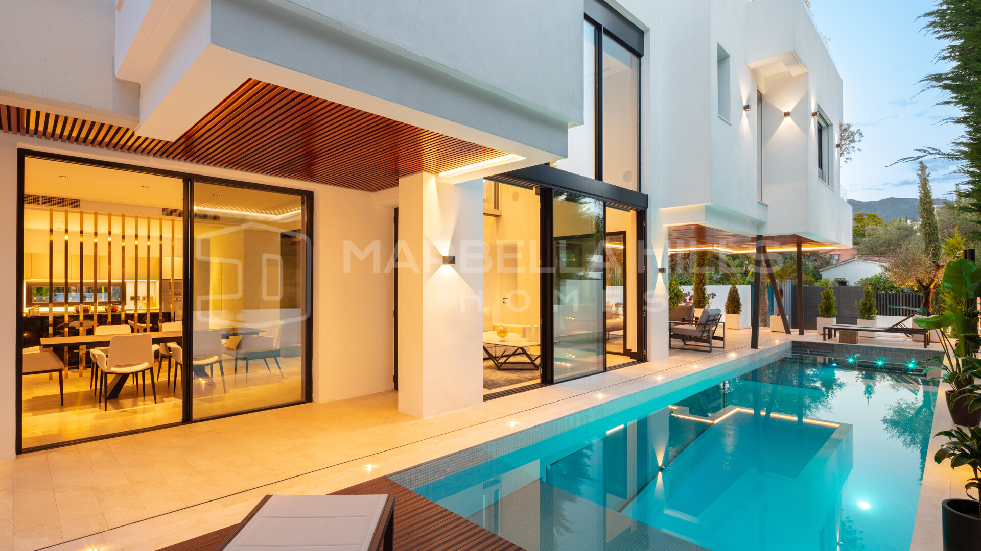 Villa Cypress – Villa contemporaine à vendre à Casablanca Beach, Golden Mile de Marbella