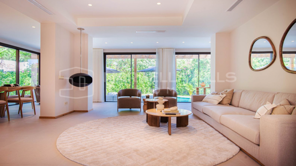 Renovierte Villa mit privatem Pool zum Verkauf in Guadalmina Alta, Marbella