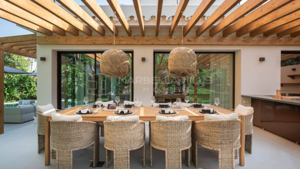 Villa rénovée avec piscine privée à vendre à Guadalmina Alta, Marbella