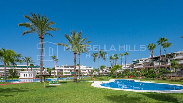 Investment Apartment for Sale in Lorcrimar, Nueva Andalucía – Walking Distance to the Beach