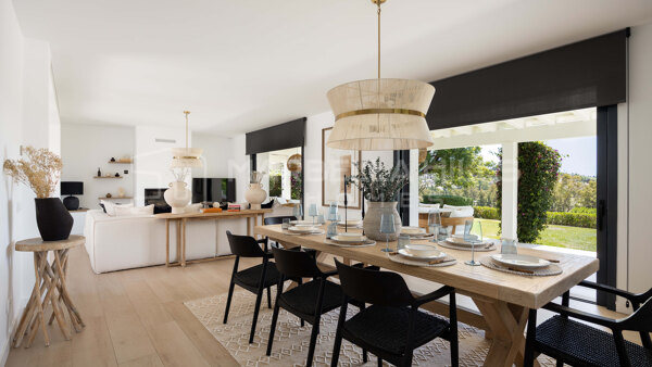 Contemporary Andalusian Style Frontline Golf Villa with Tourist Licence for Sale in El Paraíso, Benahavís