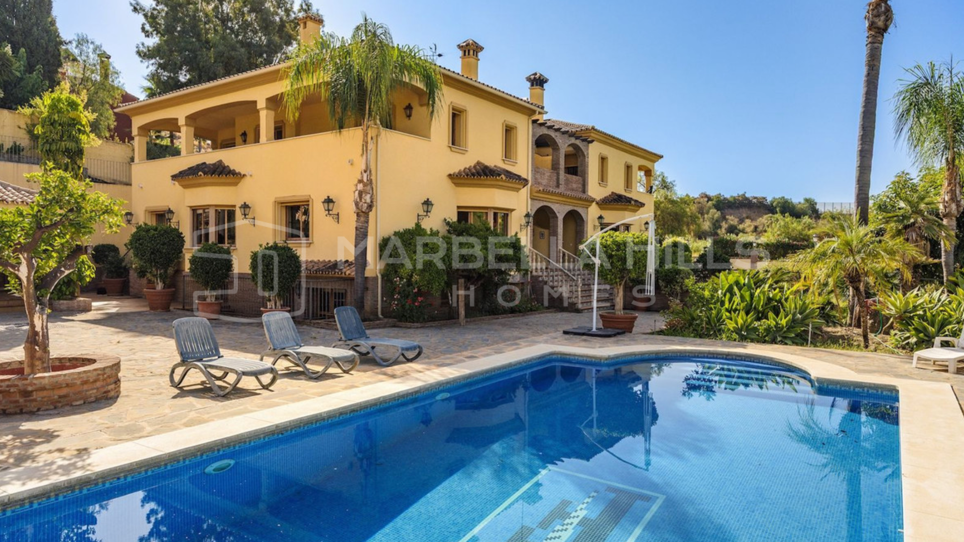 Casa pareada de estilo mediterráneo en venta en Vega del Colorado, Benahavís, junto a La Quinta Golf