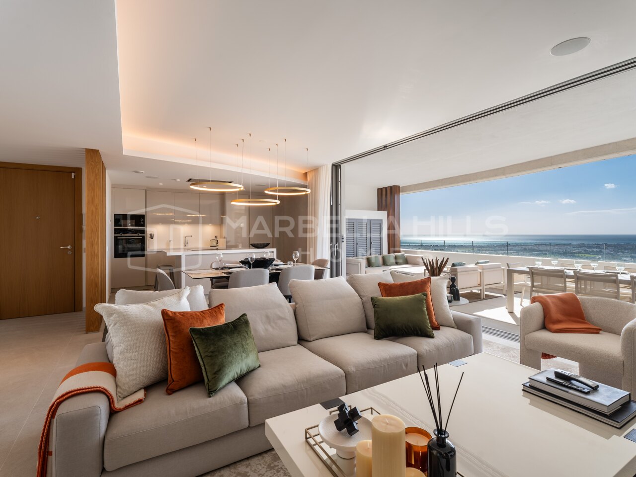 Apartamento de lujo con vistas panorámicas al mar en venta en Quercus en Real de La Quinta, Benahavís