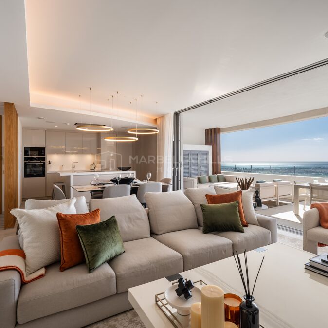 Luxury Apartment with Panoramic Sea Views for Sale in Quercus in Real de La Quinta, Benahavís