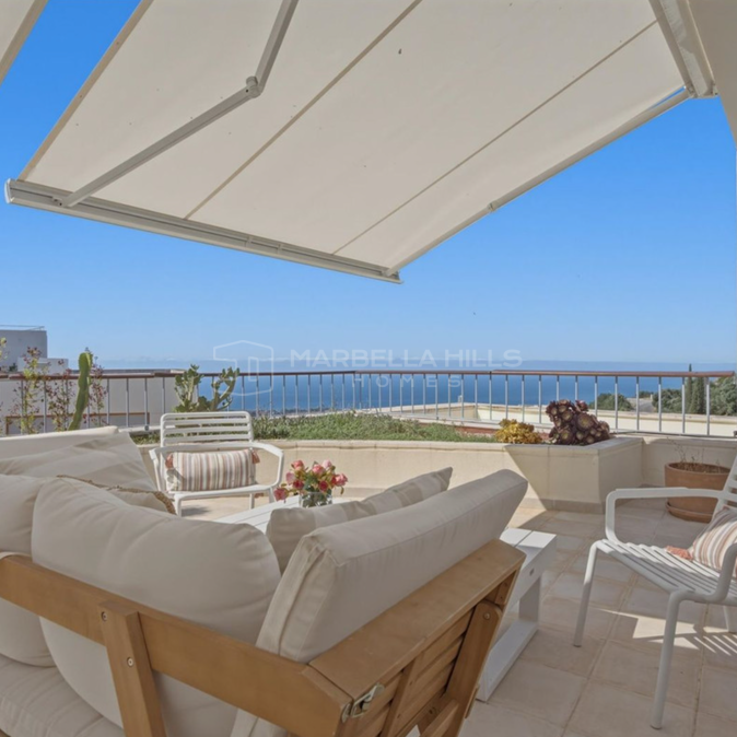 Penthouse mit Meerblick zum Verkauf in Los Altos de los Monteros, Marbella Ost