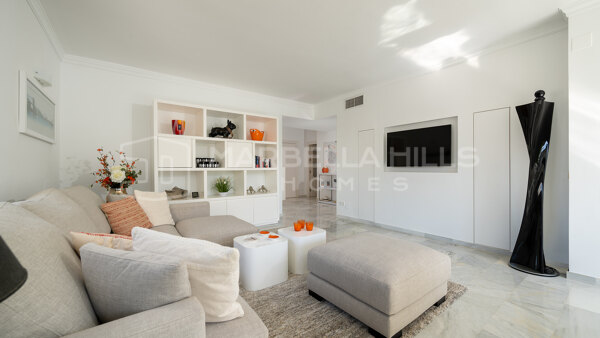 Appartement en première ligne de mer à vendre à Playas del Duque, Puerto Banús, Marbella