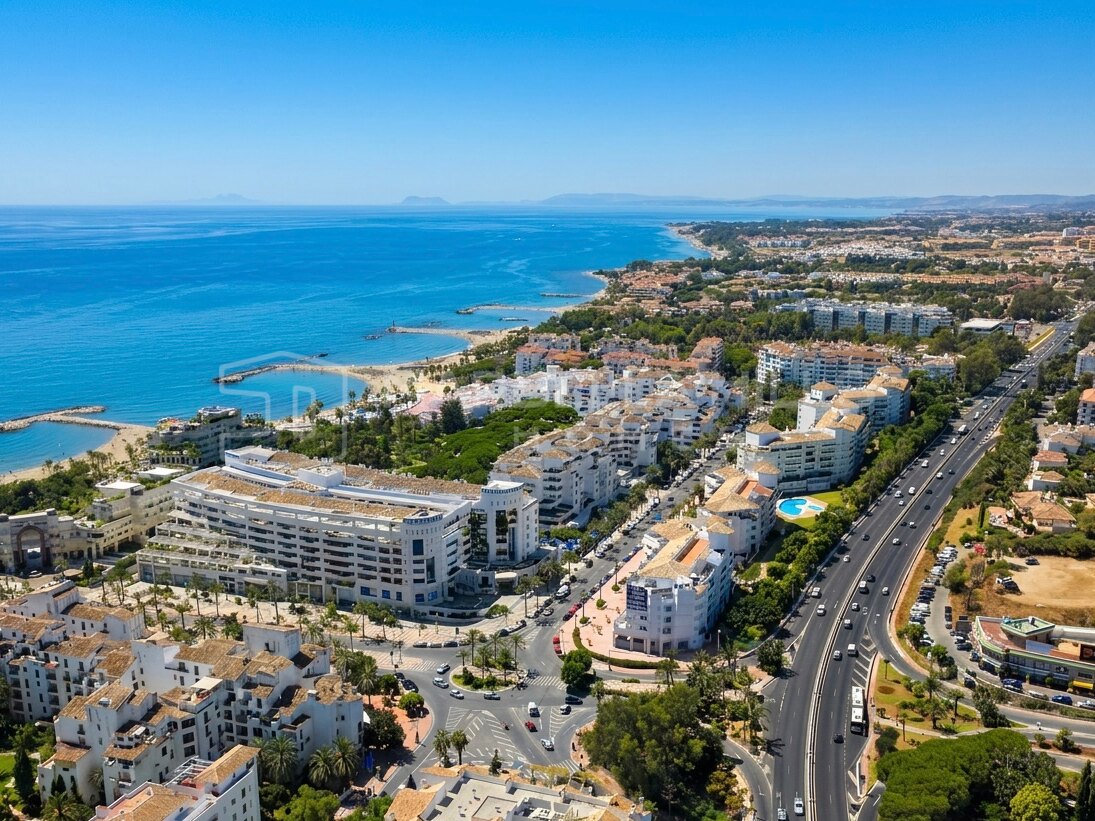 Appartement en première ligne de mer à vendre à Playas del Duque, Puerto Banús, Marbella