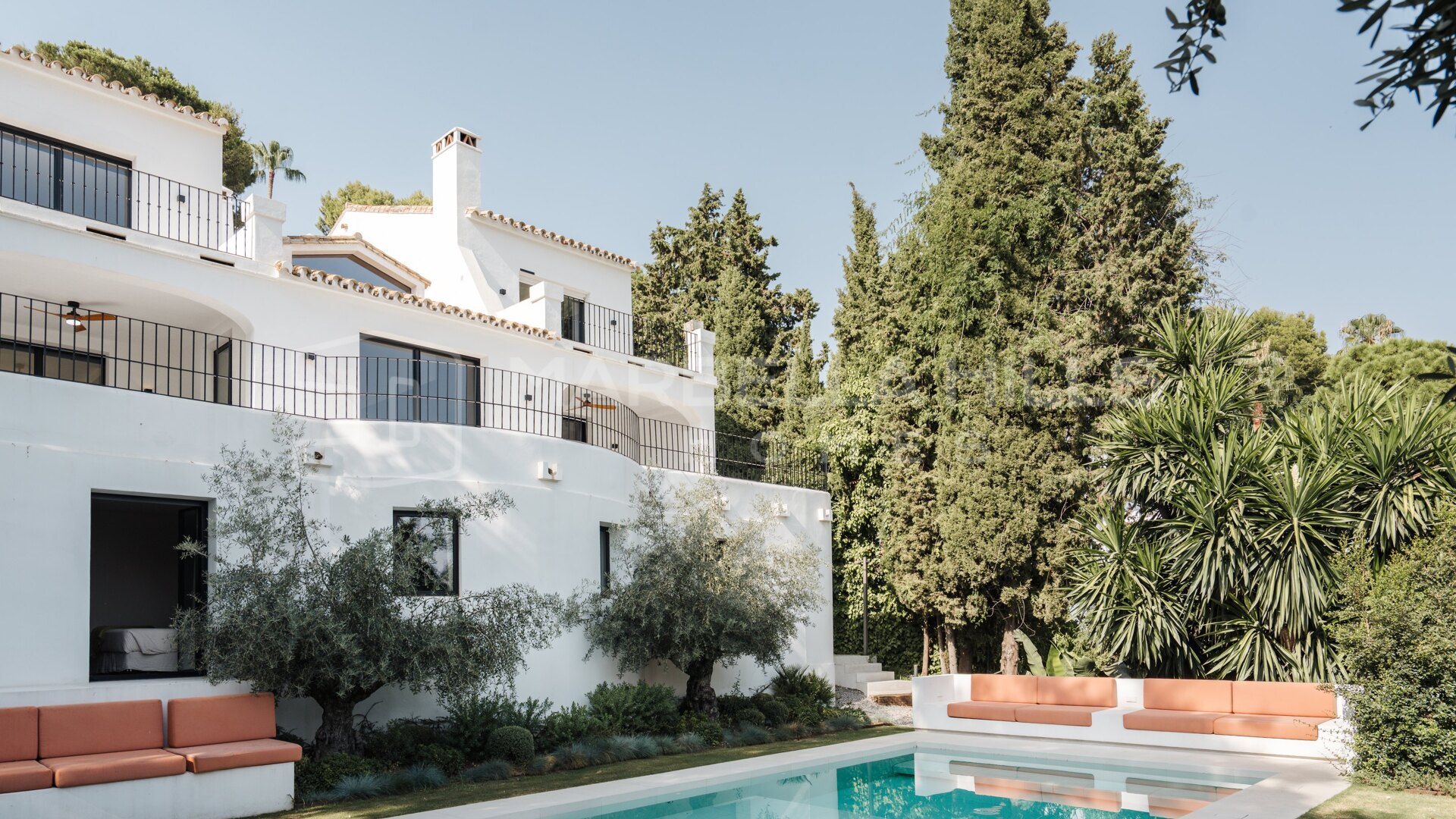 Villa contemporaine de luxe à vendre à El Madroñal, Benahavís, avec vue sur les montagnes