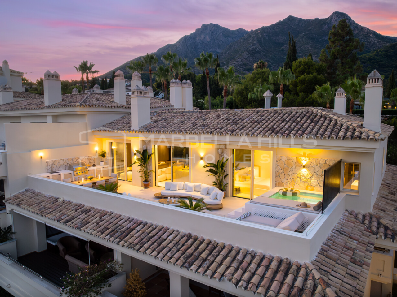 Renoviertes Penthouse in Condado de Sierra Blanca mit Panoramablick auf das Meer