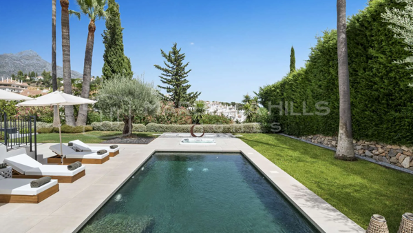 Renovated Villa with Sea Views in Los Naranjos Hill Club, Nueva Andalucía