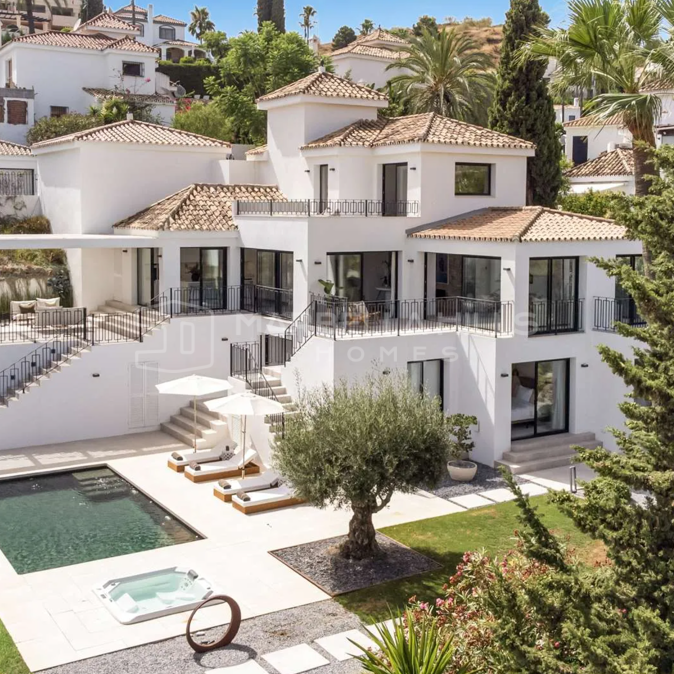 Villa mit Meerblick im Los Naranjos Hill Club, Nueva Andalucía
