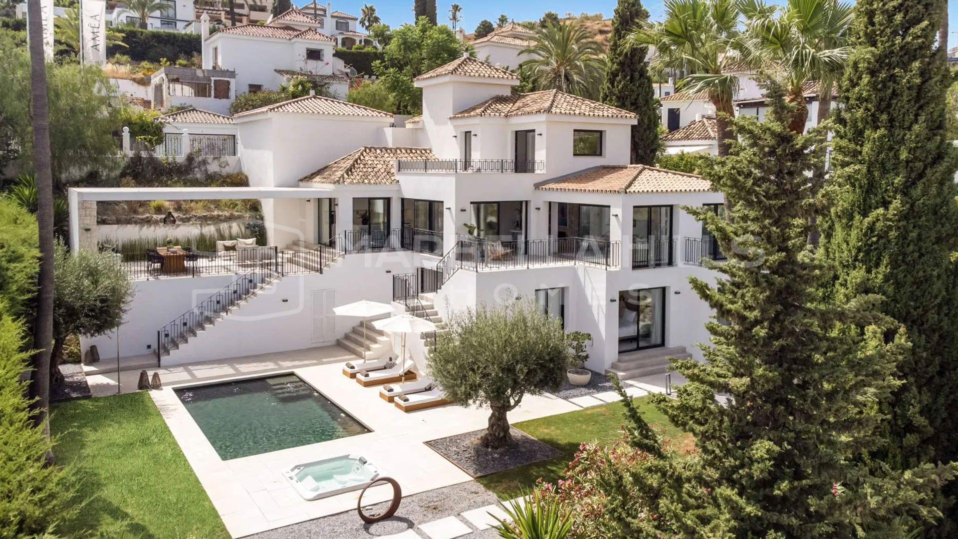Renovated Villa with Sea Views in Los Naranjos Hill Club, Nueva Andalucía