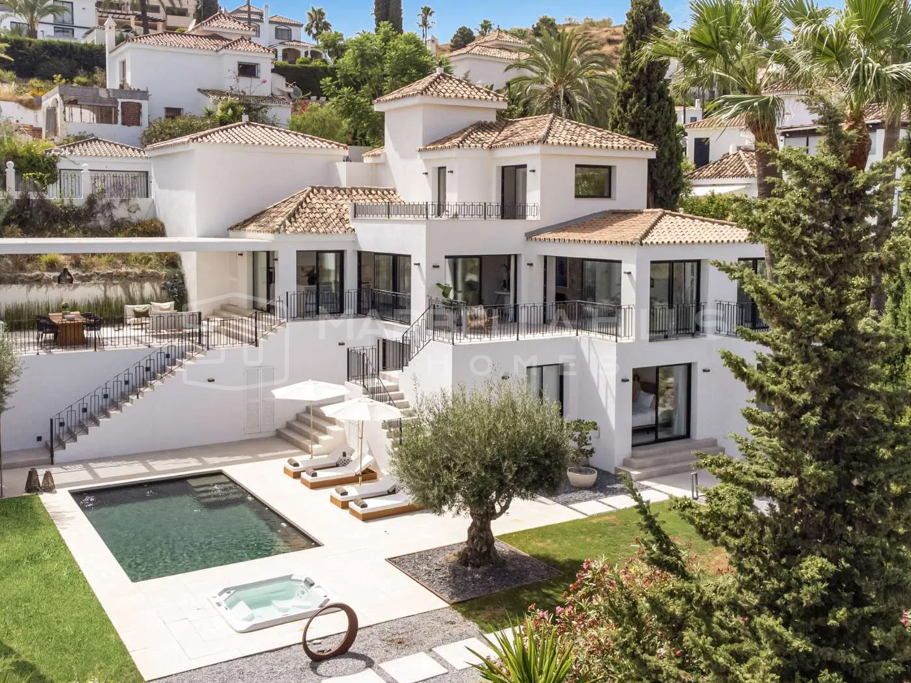 Renovated Villa with Sea Views in Los Naranjos Hill Club, Nueva Andalucía