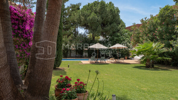 Strandnahe Villa mit großem Renovierungspotenzial in San Pedro Playa