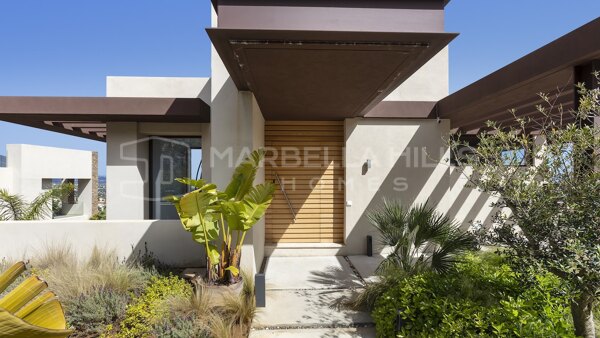 Luxuriöse moderne Villa zum Verkauf in Be Lagom, Benahavís, mit Panoramablick auf das Meer