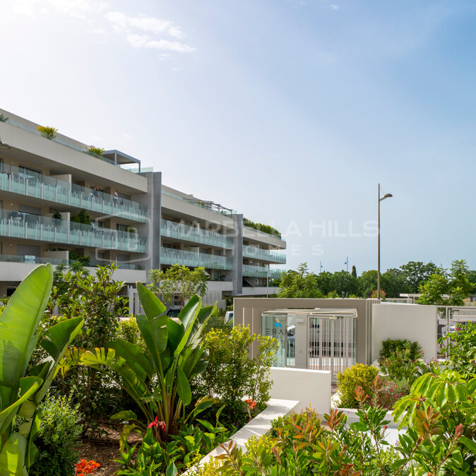 Apartamento contemporáneo junto a la playa en venta en Mare, San Pedro de Alcántara