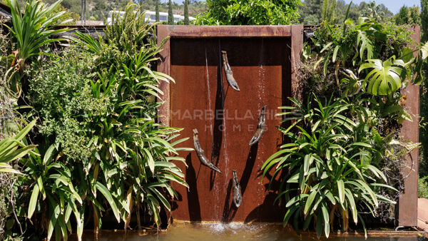 Luxury Villa for Sale in Cascada de Camoján, Marbella Golden Mile | Panoramic Sea Views