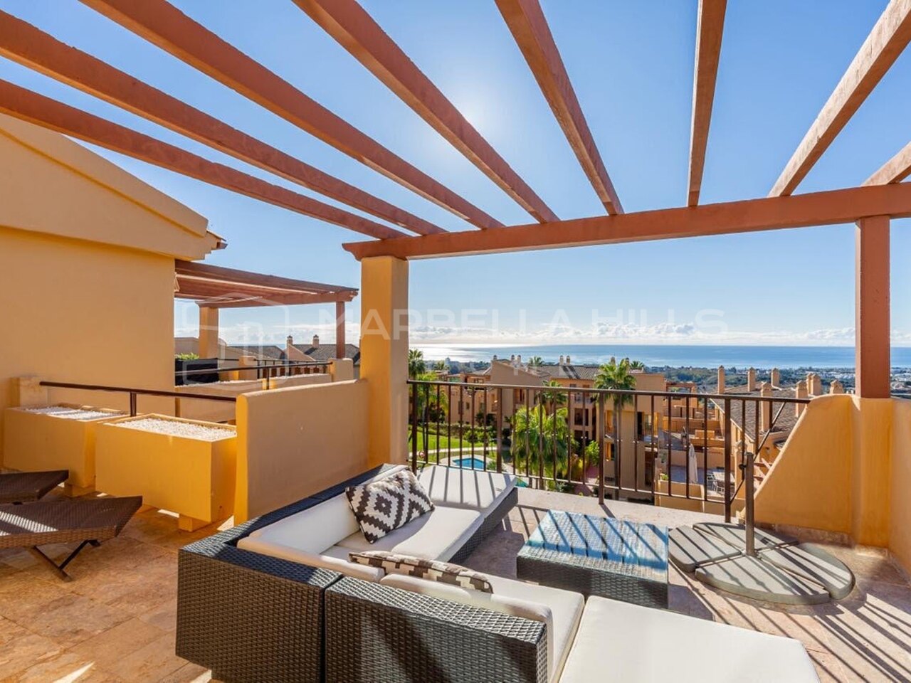 Penthouse Cosy de 2 Chambres à Vendre à Hacienda del Señorio de Cifuentes, Benahavís avec Vue Panoramique sur la Mer