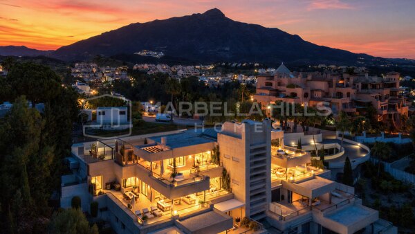 Luxury Duplex Penthouse with Panoramic Sea Views for Sale in Los Arrayanes, Nueva Andalucía