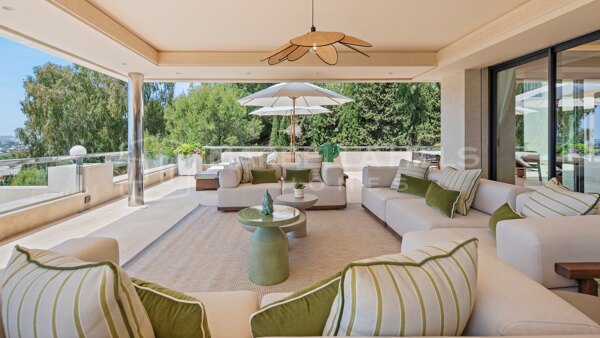 Luxury Duplex Penthouse with Panoramic Sea Views for Sale in Los Arrayanes, Nueva Andalucía