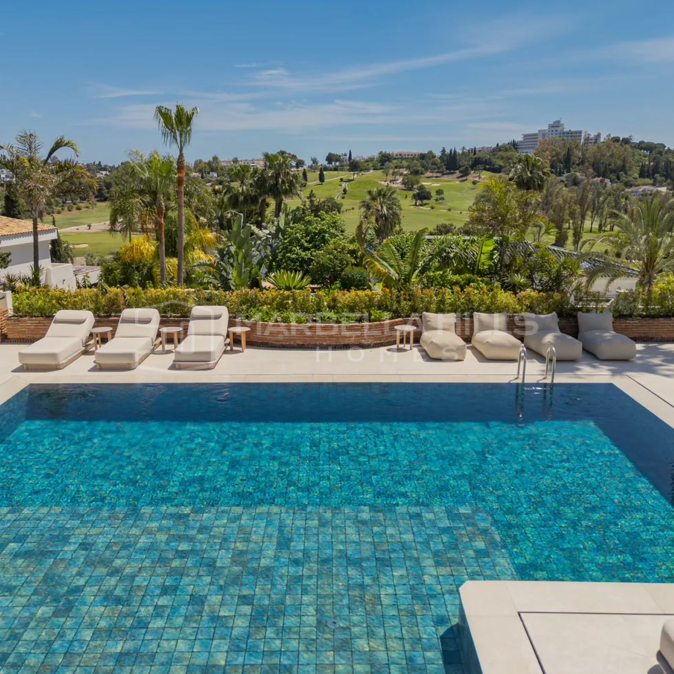 Renovated Luxury Villa for Sale in Altos del Paraíso, Benahavís with Golf Views