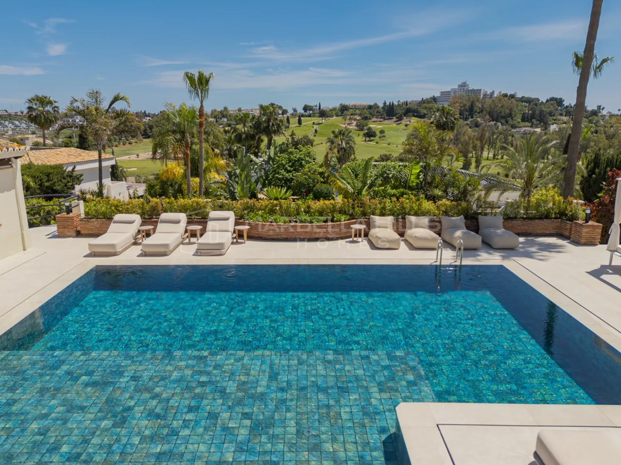 Renovated Luxury Villa for Sale in Altos del Paraíso, Benahavís with Golf Views