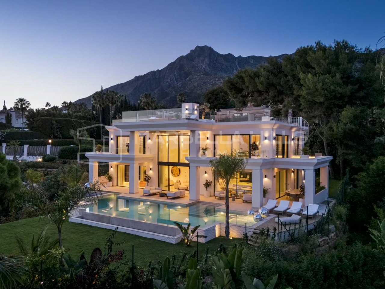 Contemporary Luxury Villa for Sale in Sierra Blanca, Marbella Golden Mile with Panoramic Sea Views