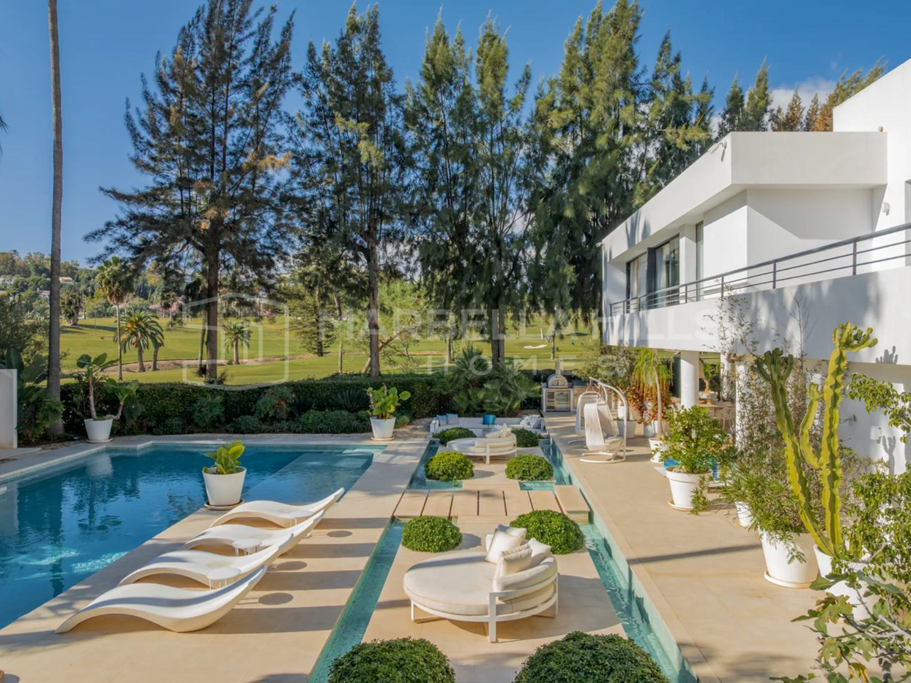 Villa de Luxe en Première Ligne de Golf à Vendre à Las Brisas, Nueva Andalucía