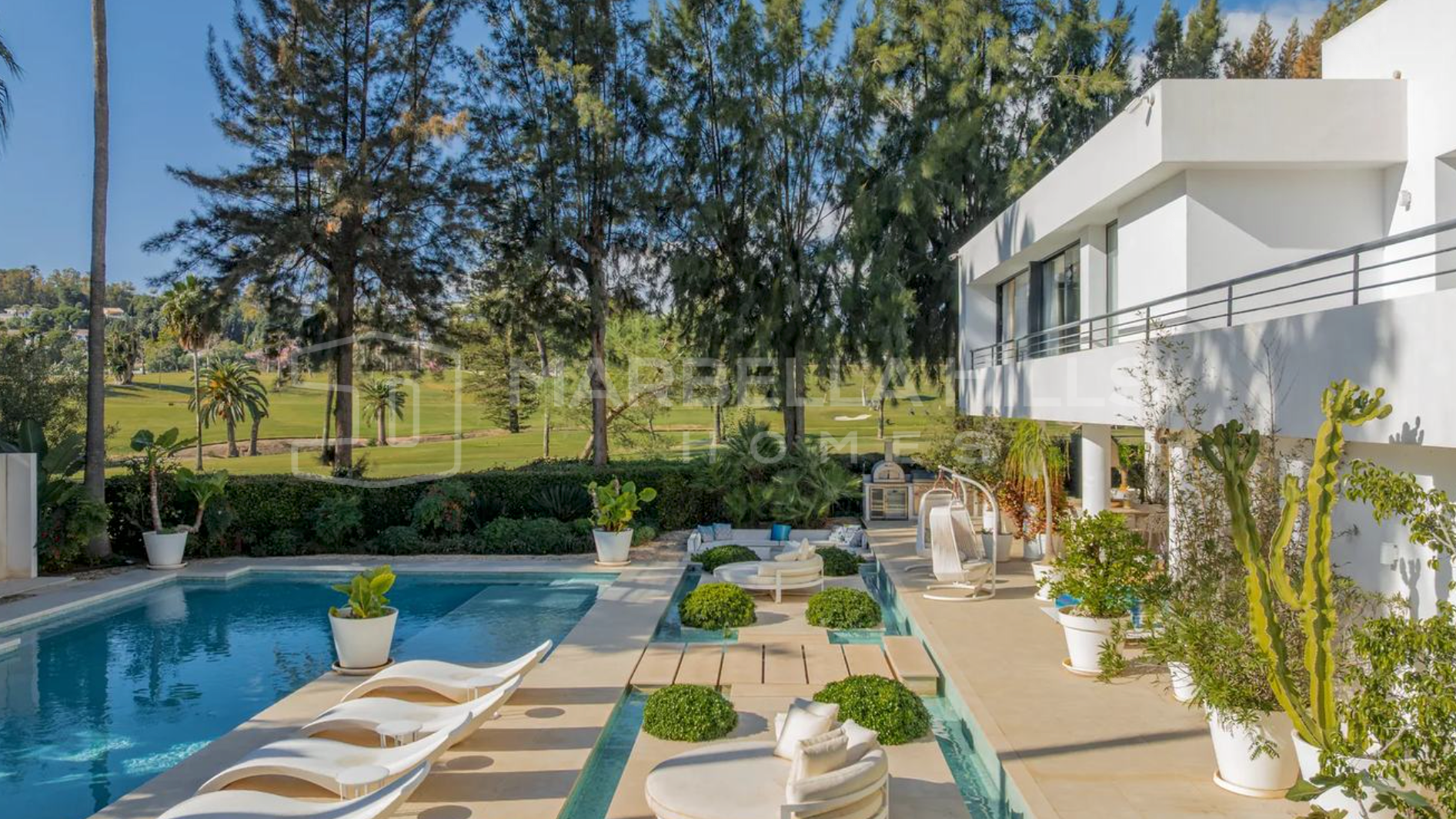 Villa de Luxe en Première Ligne de Golf à Vendre à Las Brisas, Nueva Andalucía