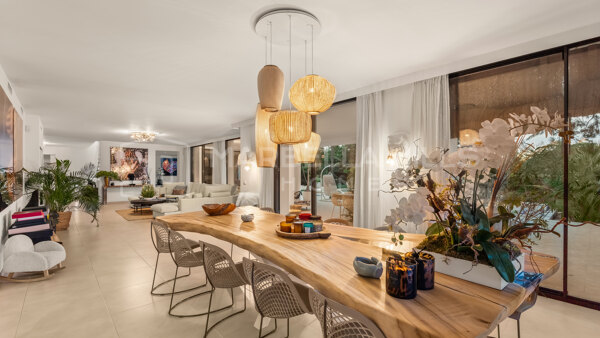 Villa de Luxe en Première Ligne de Golf à Vendre à Las Brisas, Nueva Andalucía