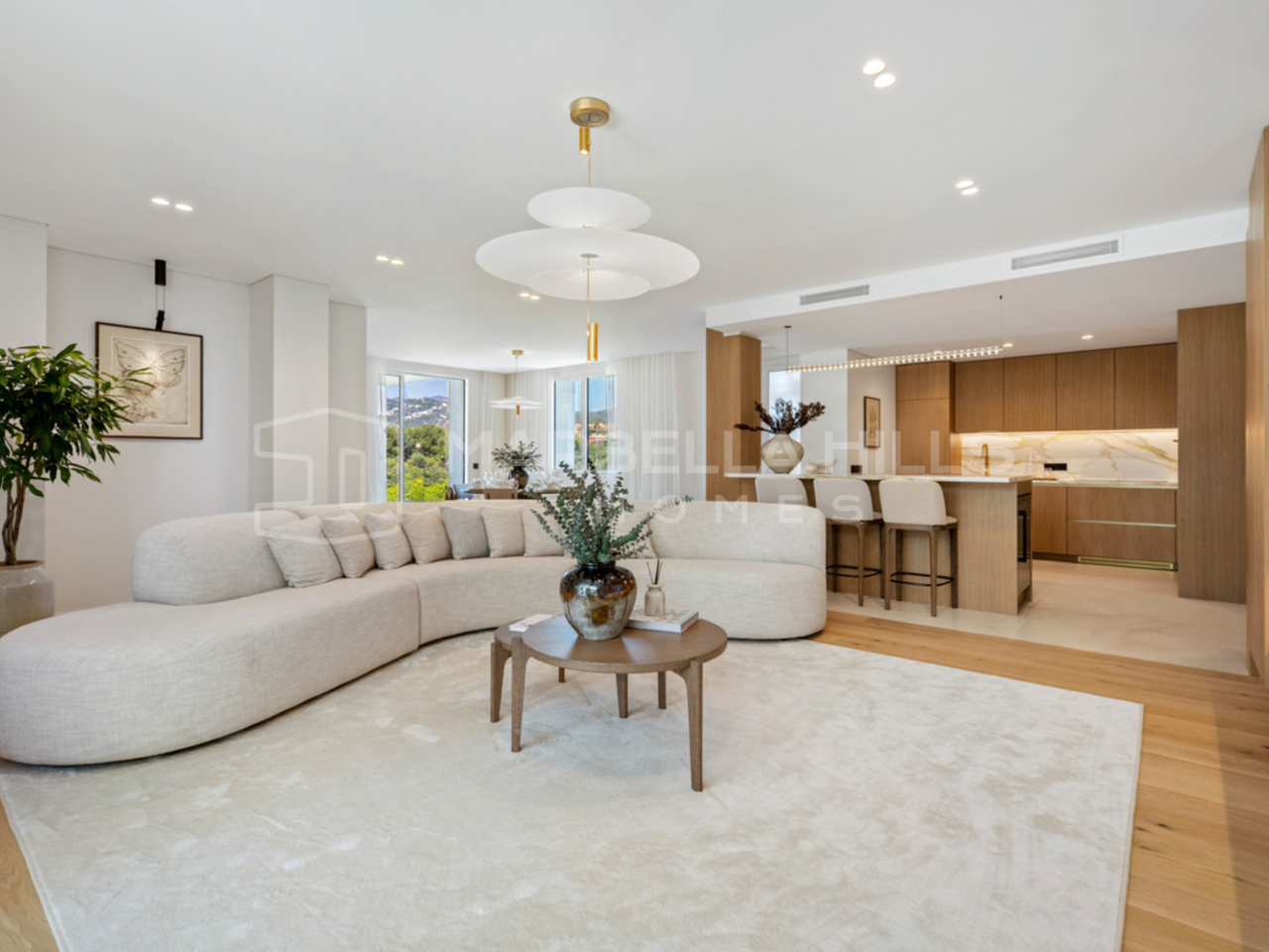Ático de lujo reformado en venta en Los Monteros, Marbella Este | A poca distancia de la playa