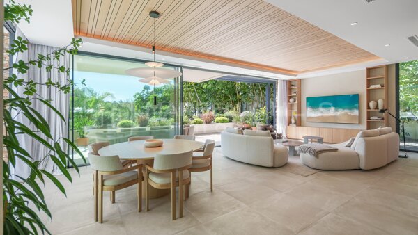 Villa contemporaine de luxe à vendre à El Campanario, Estepona Est | Piscine privée et solarium
