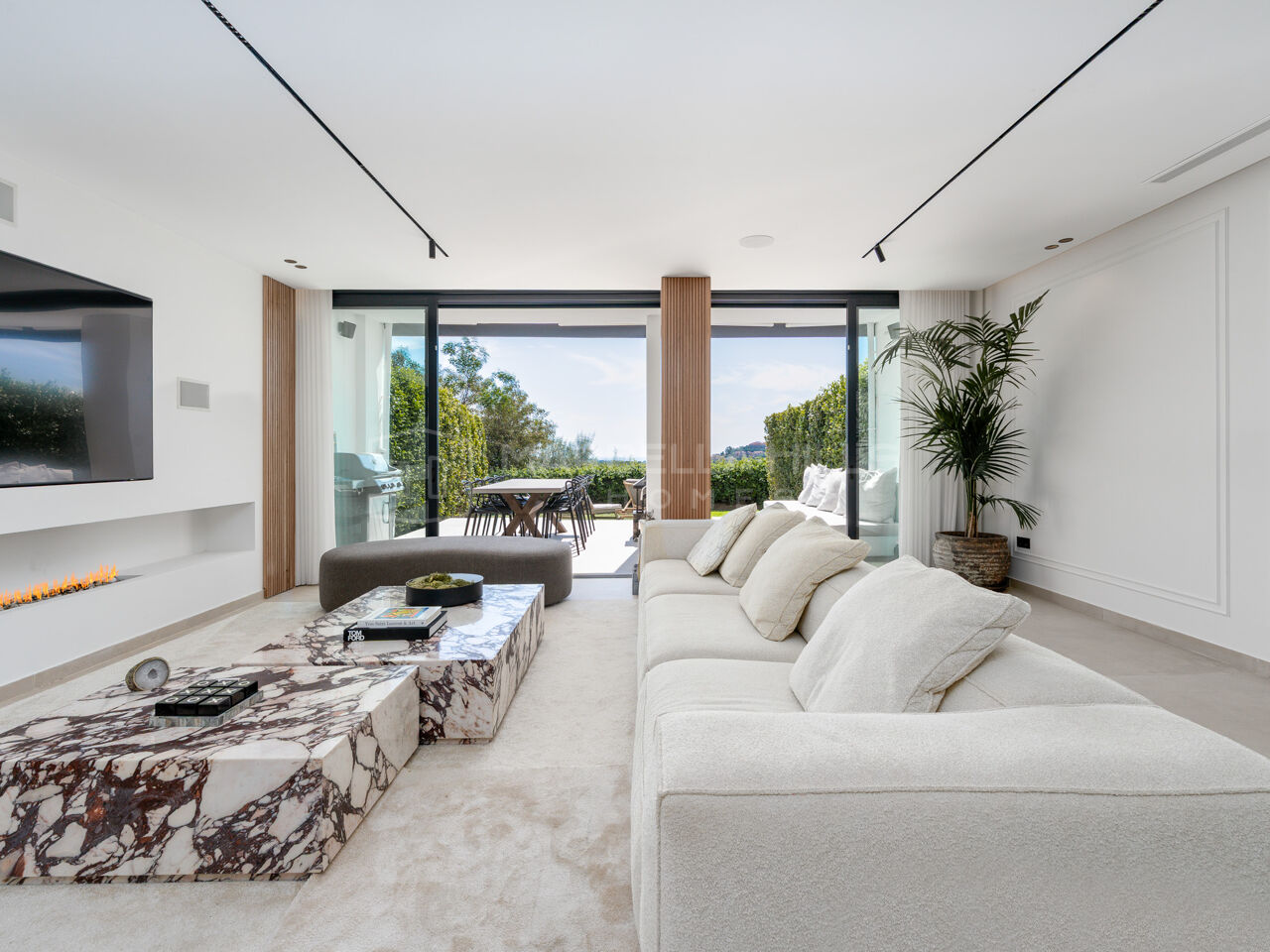 Modern Frontline Golf Townhouse for Sale in La Quinta, Benahavís | Sea & Mountain Views