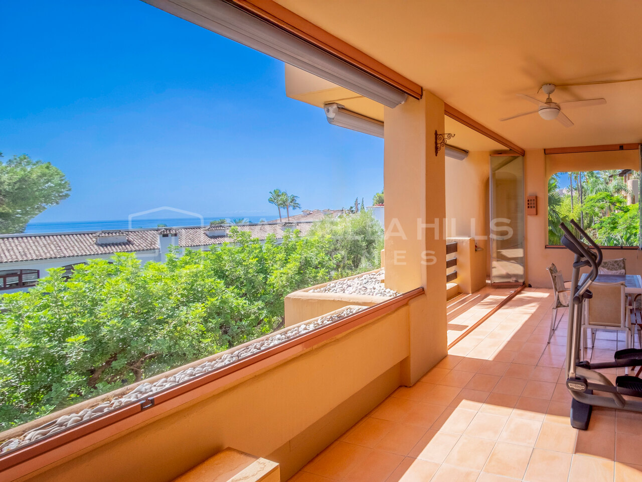 Luxury Apartment for Sale in Mansion Club, Marbella Golden Mile | Panoramic Sea Views