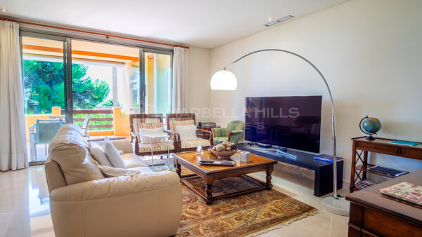 Luxury Apartment for Sale in Mansion Club, Marbella Golden Mile | Panoramic Sea Views