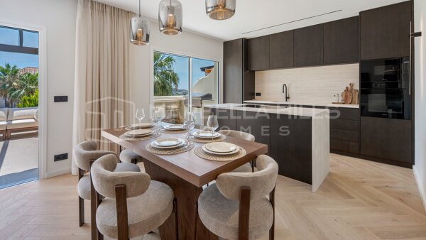 Penthouse duplex de luxe à vendre à Aloha Hill Club, Nueva Andalucía | Vue mer et prestations de resort