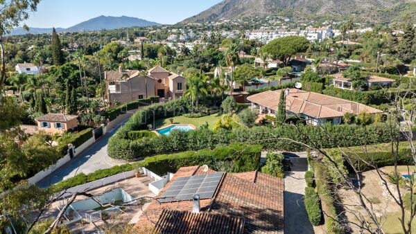 Charmante Villa im andalusischen Stil in La Merced, Marbella zu verkaufen | Strand und Altstadt fußläufig erreichbar