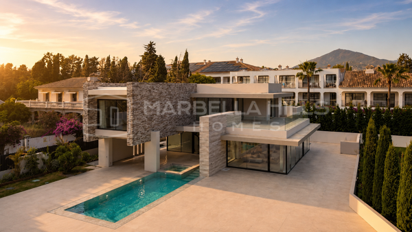 Contemporary Beachside Villa for Sale in Cortijo Blanco, San Pedro de Alcántara