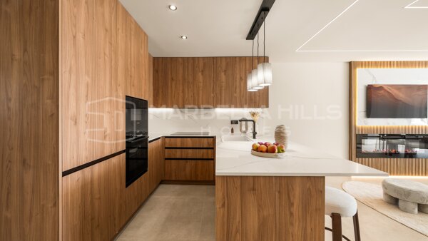 Appartement rénové de 3 chambres à vendre à Palacetes Los Belvederes, La Cerquilla, Nueva Andalucía