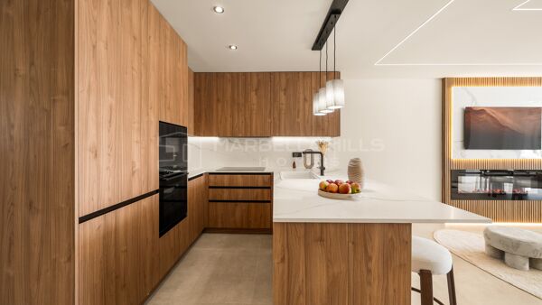 Appartement rénové de 3 chambres à vendre à Palacetes Los Belvederes, La Cerquilla, Nueva Andalucía