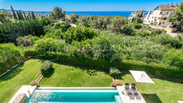 Villa contemporaine de luxe à vendre à Cascada de Camoján, Marbella Golden Mile avec vue panoramique sur la mer