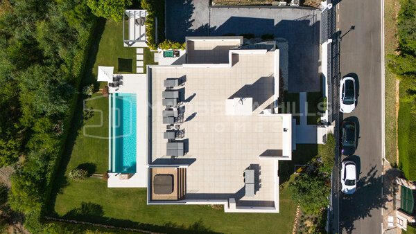 Villa contemporaine de luxe à vendre à Cascada de Camoján, Marbella Golden Mile avec vue panoramique sur la mer