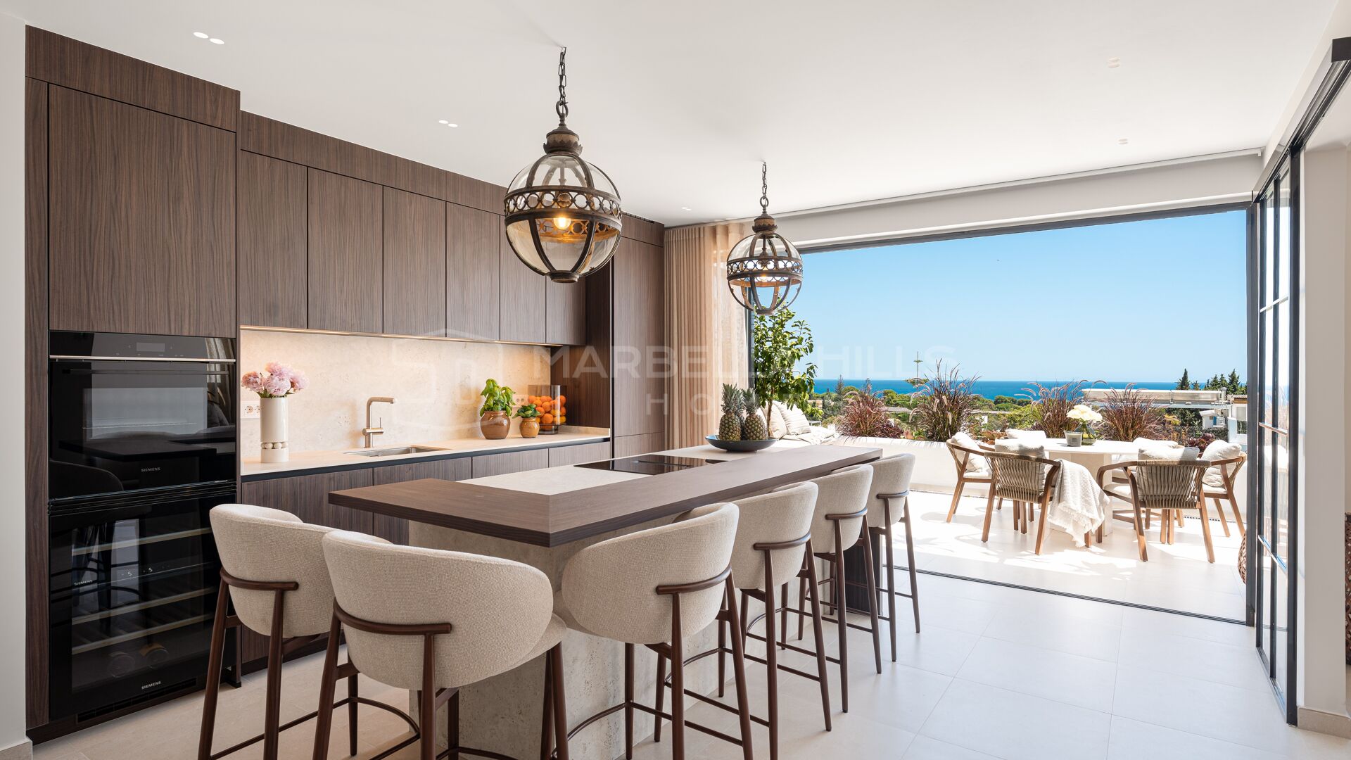 Renovated Luxury Apartment for Sale on Marbella's Golden Mile | Sea Views in Coto Real
